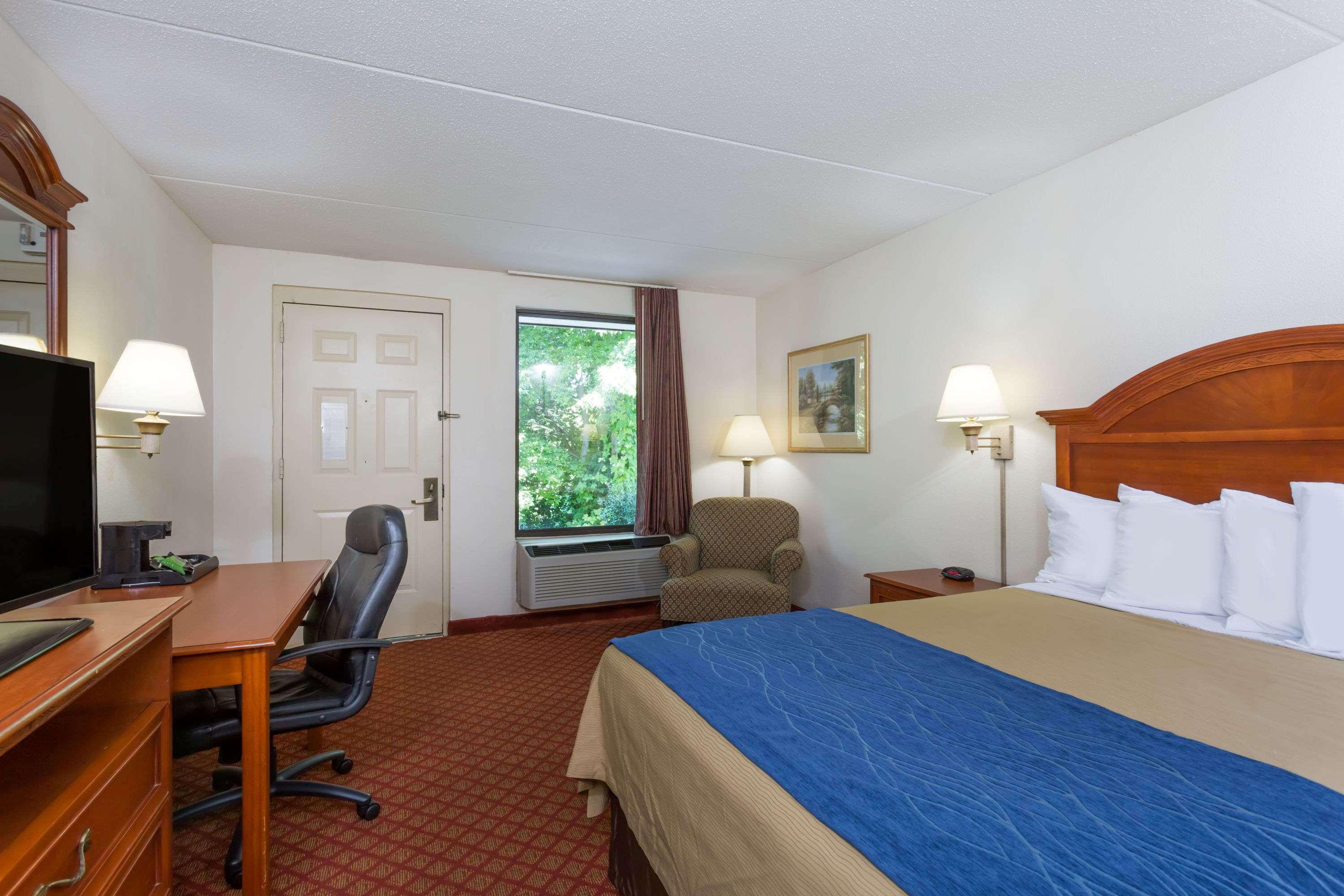 Days Inn By Wyndham Winston Salem North Exterior foto